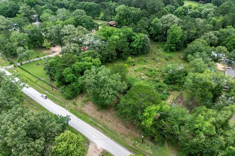 207 Blue Lake Drive Huffman TX 77336