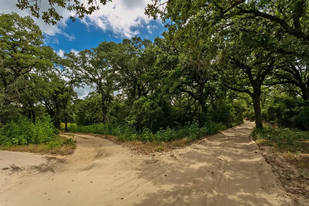 145 Private Road 6070 Cameron TX 76520