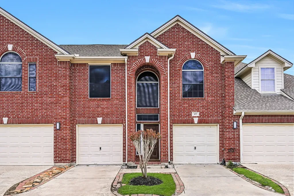 1408 S Friendswood Drive 105 Friendswood TX 77546