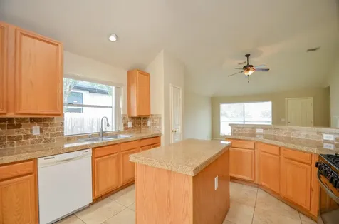 102 N Hollylaurel Circle The Woodlands TX 77382