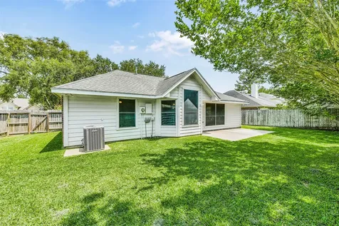 2910 Queen Victoria Street Pearland TX 77581