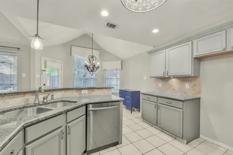2910 Queen Victoria Street Pearland TX 77581