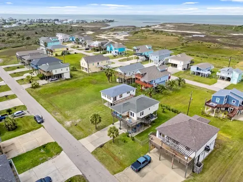 23154 Fresca Street Galveston TX 77554