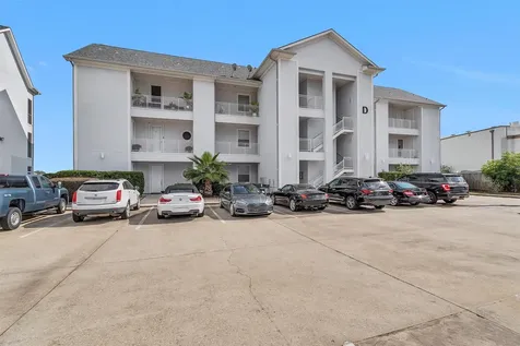 168 Lake Point Boulevard 104 Montgomery TX 77356