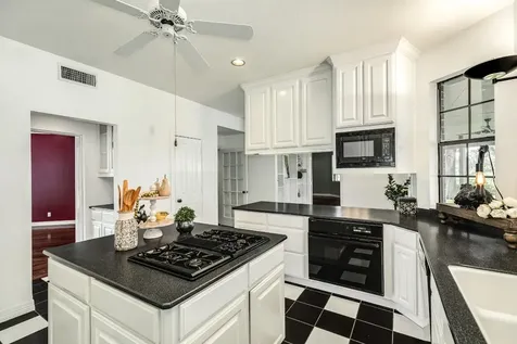 113 Rosewood Street Lake Jackson TX 77566