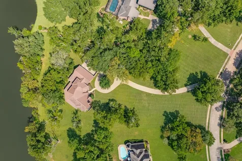 113 Rosewood Street Lake Jackson TX 77566