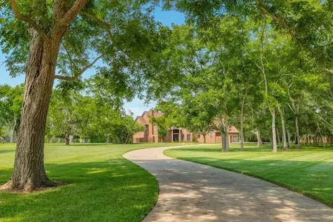 113 Rosewood Street Lake Jackson TX 77566