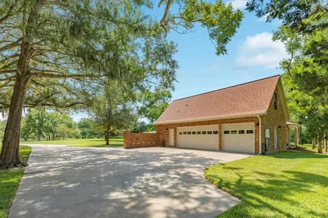 113 Rosewood Street Lake Jackson TX 77566