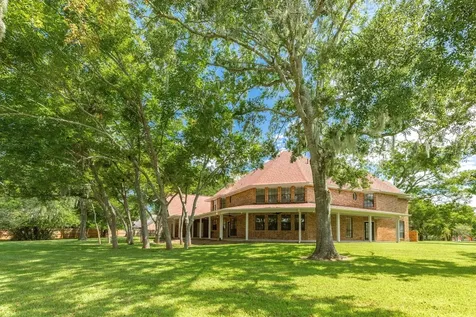 113 Rosewood Street Lake Jackson TX 77566