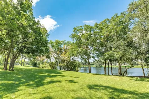 113 Rosewood Street Lake Jackson TX 77566