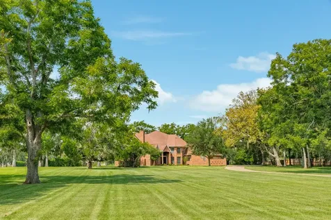 113 Rosewood Street Lake Jackson TX 77566