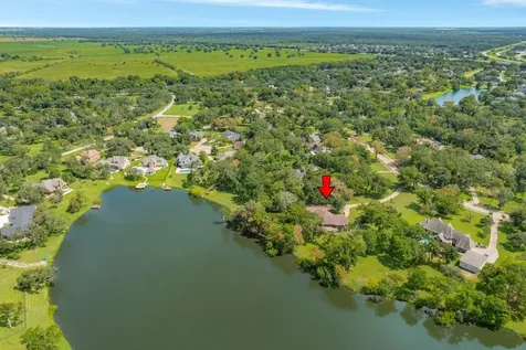 113 Rosewood Street Lake Jackson TX 77566