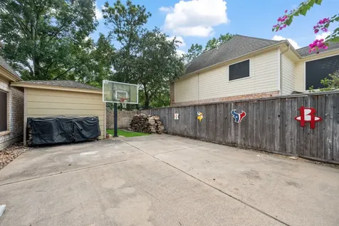 12106 Cypresswood Drive Houston TX 77070