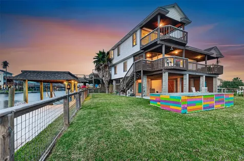 925 Bonita Street Bayou Vista TX 77563