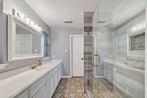 925 Bonita Street Bayou Vista TX 77563