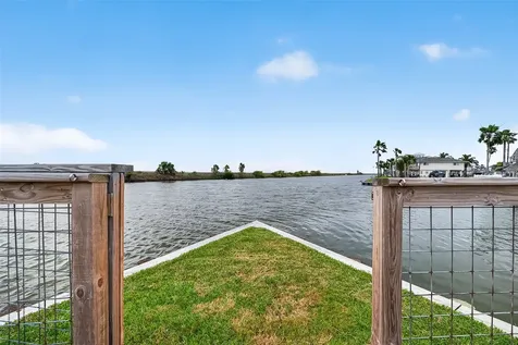 925 Bonita Street Bayou Vista TX 77563