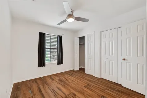 925 Bonita Street Bayou Vista TX 77563