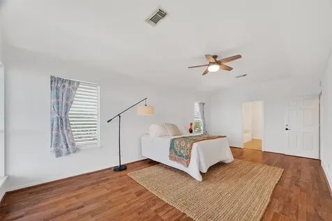 925 Bonita Street Bayou Vista TX 77563