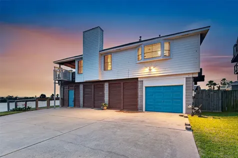 925 Bonita Street Bayou Vista TX 77563