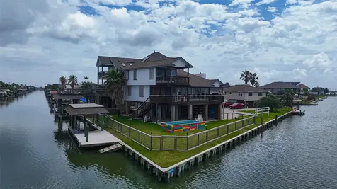 925 Bonita Street Bayou Vista TX 77563