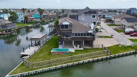 925 Bonita Street Bayou Vista TX 77563