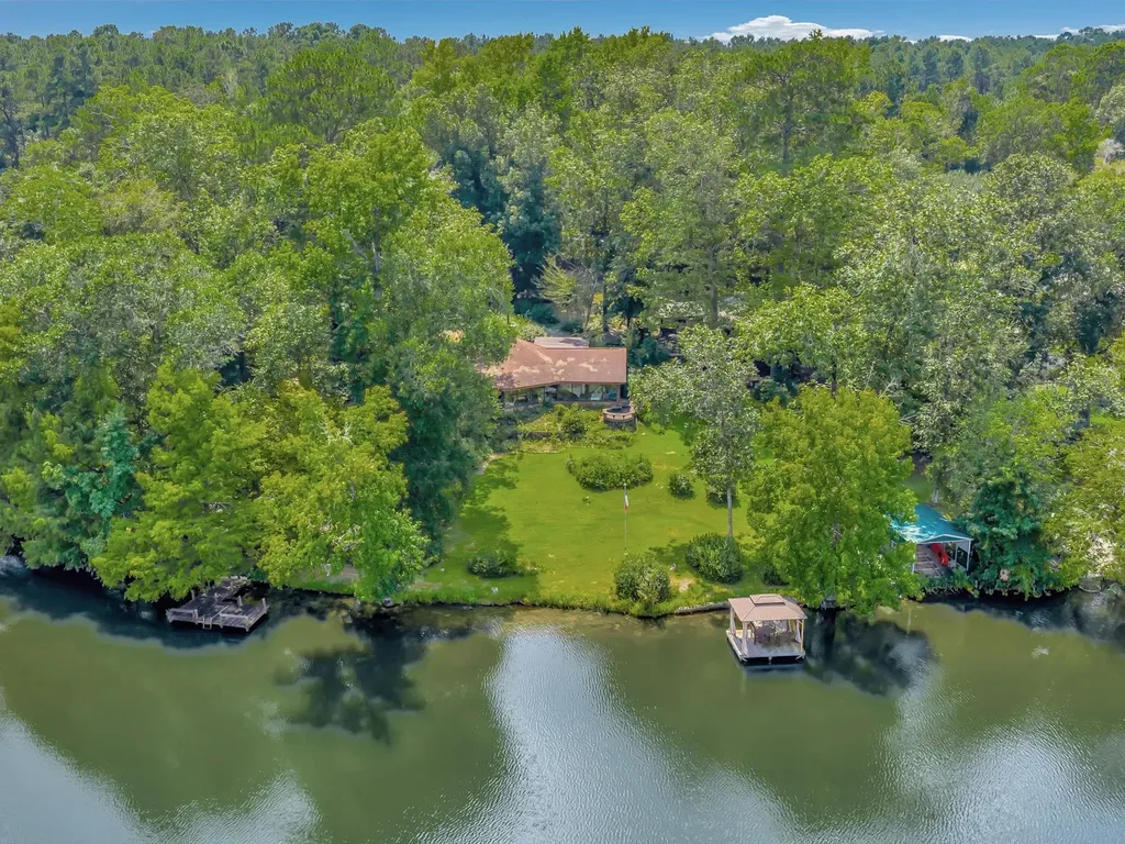815 County Road 3170 Colmesneil TX 75938
