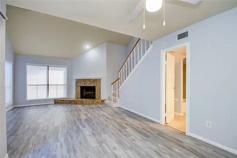 3100 Walnut Bend Lane 124 Houston TX 77042