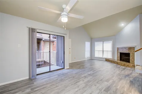 3100 Walnut Bend Lane 124 Houston TX 77042