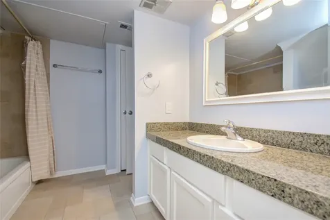 3100 Walnut Bend Lane 124 Houston TX 77042