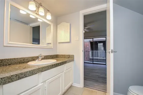 3100 Walnut Bend Lane 124 Houston TX 77042