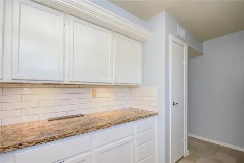 3100 Walnut Bend Lane 124 Houston TX 77042