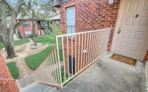 3100 Walnut Bend Lane 124 Houston TX 77042