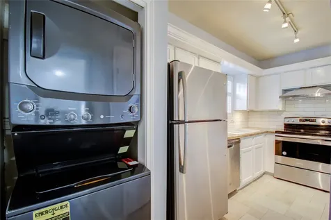 3100 Walnut Bend Lane 124 Houston TX 77042