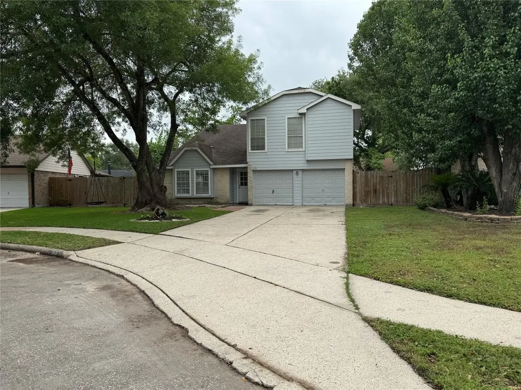 313 Thistlewood Court League City TX 77573