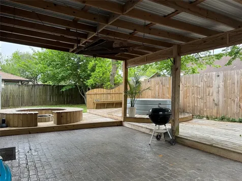 313 Thistlewood Court League City TX 77573