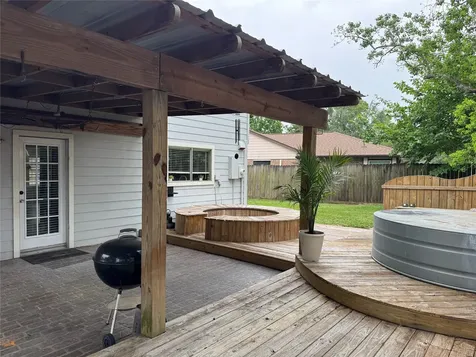 313 Thistlewood Court League City TX 77573