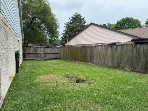 313 Thistlewood Court League City TX 77573