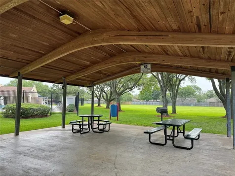 313 Thistlewood Court League City TX 77573