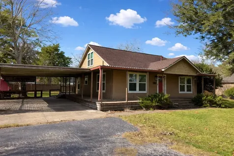 1514 Avenue F Danbury TX 77534