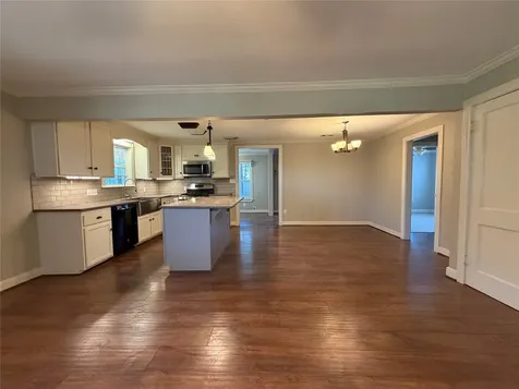 1514 Avenue F Danbury TX 77534