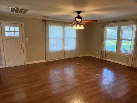 1514 Avenue F Danbury TX 77534