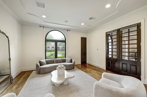 110 Ferndale Street Bellaire TX 77401