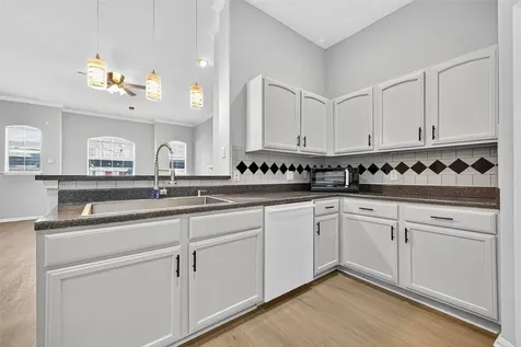 2710 Grants Lake Boulevard L8 Sugar Land TX 77479