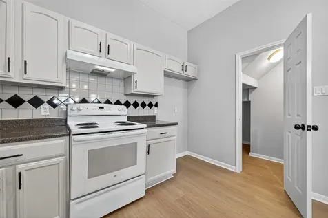 2710 Grants Lake Boulevard L8 Sugar Land TX 77479