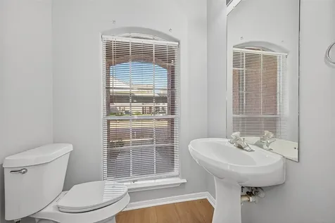 2710 Grants Lake Boulevard L8 Sugar Land TX 77479