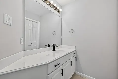 2710 Grants Lake Boulevard L8 Sugar Land TX 77479