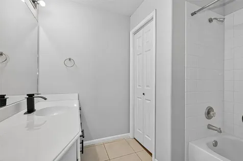 2710 Grants Lake Boulevard L8 Sugar Land TX 77479