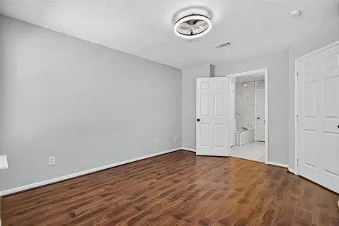2710 Grants Lake Boulevard L8 Sugar Land TX 77479