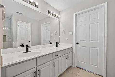 2710 Grants Lake Boulevard L8 Sugar Land TX 77479