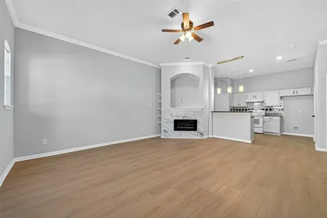 2710 Grants Lake Boulevard L8 Sugar Land TX 77479